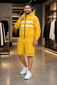 ชุดแจ็คเก็ตและกางเกงขาสั้นแบบมีฮู้ดสีเหลืองสำหรับผู้ชาย REXFIT SPORTS 2026 ผลิตตามสั่ง ชุดกีฬาผ้าไนลอนน้ำหนักเบา กันลม แบรนด์ส่วนตัว - Product Image 5