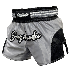 Shorts de Muay Thai Argentés et Noirs Premium – Shorts de Boxe Thaïlandaise Extensibles, Séchage Rapide et Respirants pour des Performances d'Élite - Product Image 2