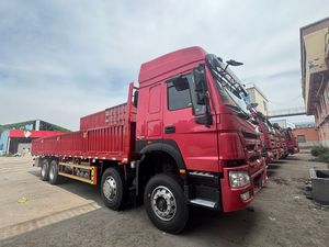 Camión de Carga con Barandas HICA, Nuevo, Marca Sinotruk Howo 8x4, 430HP, Diésel, de Uso Pesado, para Construcción y Agricultura - Product Image 4