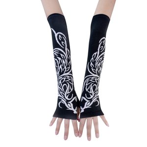 Mangas Protectoras para Brazos con Diseño Tribal Blanco sobre Negro, Protección Anti-UV para Adultos, Unisex - Product Image 4