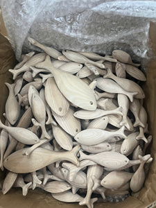 Ornement de poisson sculpté à la main en bois de frêne, style japonais, peint, décoration artisanale pour la maison - Product Image 5