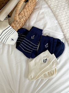 Calcetines de Tobillo para Mujer, Color Azul Marino y Blanco, con Bordado de Ancla, Rayas, Algodón Transpirable, para Uso Diario, Estilo Regular, Temporada de Primavera - Product Image 3