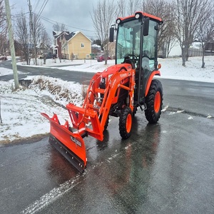 Tracteur utilitaire avancé Kubota LX2620HSD offrant un excellent contrôle, une durabilité et un fonctionnement efficace pour l'agriculture et l'aménagement paysager. - Product Image 6