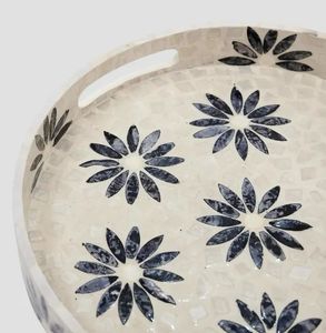 Bandeja de Servir Hecha a Mano con Mosaico de Madreperla |   Incrustación Artesanal de Conchas |   Organizador de Escritorio |   Decoración Boho - Product Image 3
