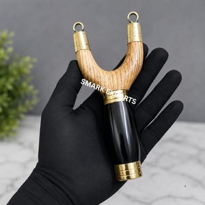 Tirachinas de Madera de Roble Pulida Hecha a Mano con Empuñadura de Cuerno Negro, Estilo Antiguo Feng Shui, Herramienta de Caza Potente para Juegos al Aire Libre para Adultos - Product Image 2