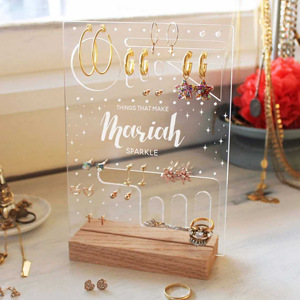 Elegante soporte de acrílico para pendientes: una forma elegante y funcional de exhibir sus pendientes mientras los mantiene organizados - Product Image 4
