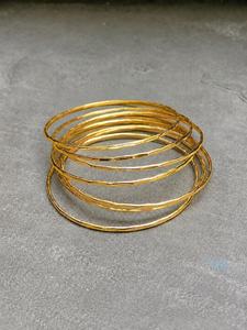 Bracelet manchette ajustable en laiton artisanal indien, argent tibétain et plaqué or 18 carats, design moderne, haute couture - Product Image 3