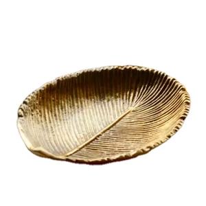 Plateau à feuilles de Noël Plateau de service en métal Plat à feuilles décoratif Plateau en métal contemporain Feuille en aluminium unique - Product Image 1