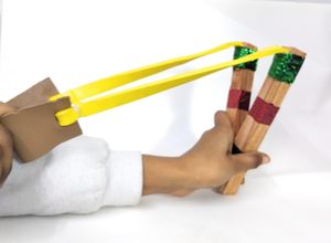 Slingshot en bois indien artisanal VASHE Jagmoolya, respectueux de l'environnement, pour le tir à la cible (lot de 1) - Cadeau - Product Image 3