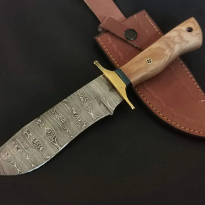 Couteau de chasse Bowie en acier Damas, manche en bois d'olivier, bord partiellement dentelé, outil multifonction pour le camping en plein air, léger - Product Image 5
