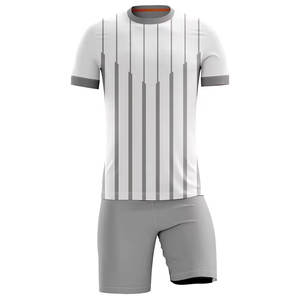 Concevez votre propre uniforme de football, ensemble d'uniformes de football en gros, logo personnalisé imprimé, uniforme d'équipe fabriqué au Pakistan - Product Image 5