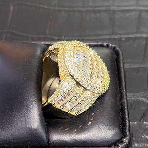 Bague de fiançailles et de mariage pour homme en argent sterling 925, sertie de moissanite taille baguette et taille ronde, style hip-hop, bijou de déclaration - Product Image 3