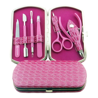 KOUNAIN Ensemble de manucure et pédicure professionnel 6 pièces personnalisable Cœurs roses Acier inoxydable Cuir synthétique Boîte luxueuse