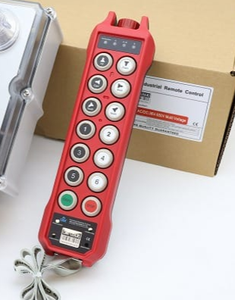 Télécommande radio sans fil 12 vitesses simples, bouton-poussoir + 1 bouton d'arrêt + 1 bouton marche, IP-65, portée 100 m, alimentation AC/DC avec verrouillage et clé - Product Image 2