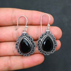Pendientes Colgantes de Plata de Ley 925 con Ónix Negro Creado en Laboratorio, Corte Pera de 1.9 mm, 2 Piedras, Joyería Fina de Lujo, Personalizados y de Gran Venta - Product Image 2
