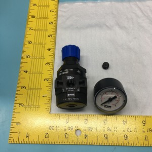Vanne miniature régulatrice AMAT 3870-90093 1/8" - Équipements et pièces semi-conductrices de renommée mondiale à confiance - Product Image 2