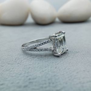 แหวนแต่งงานทรงมรกตทันสมัยจาก D'VINS JEWELS ประดับเพชรเลี้ยงในห้องปฏิบัติการ สี D โรสโกลด์ พร้อมใบรับรอง - Product Image 2