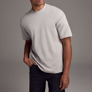 T-shirts de sport personnalisés pour hommes, coupe ajustée, en polyester/coton, respirants, écologiques, à séchage rapide, couleur unie, pour la gym et la mode - Product Image 4