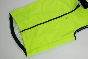 เสื้อกั๊กสะท้อนแสงสำหรับผู้ชาย TRIBON SPORTS รุ่นซัมเมอร์ มองเห็นได้ชัดเจน มีซิปสองทาง กระเป๋าหน้าอก แถบกันลื่นซิลิโคน ระบายอากาศได้ดี - Product Image 3