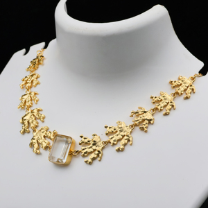 SHAHNAZ GEMS JEWELS Collar Elegante con Colgante de Cuarzo Cristal y Perla de Agua Dulce Chapado en Oro de 18K, Hecho a Mano, Clásico, para Fiesta - Product Image 3