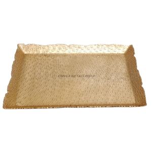 Elegante bandeja de servicio rectangular dorada con elegantes Bordes de textura para servir golosinas y exhibir Decoración - Product Image 1
