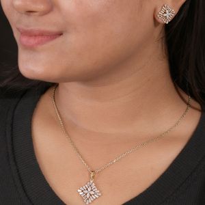 Collier pendentif géométrique en diamant de culture, or blanc, pendentif ovale et carré, bijoux minimalistes pour mariée, cadeau pour femme - Product Image 3