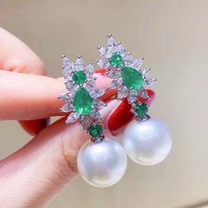 Fabricant en gros de boucles d'oreilles pendantes en perles naturelles de 11-12 mm avec boîte cadeau polyvalente et tendance pour les cadeaux - Product Image 3