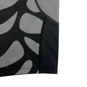 Rashguard MMA à manches courtes personnalisé par sublimation pour unisexe avec tissu Spandex/Polyester Couleurs et tailles personnalisées - Product Image 6