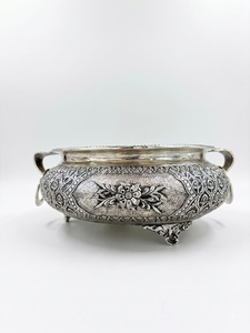 กระถางดอกไม้แกะสลักลายดอกไม้สุดหรู - Product Image 1