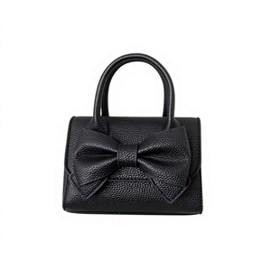 Bolso de Mano Pequeño de Cuero PU con Textura de Lichi y Lazo 3D Brillante, Cierre Magnético, Estilo Dulce, Bolso de Hombro/Bandolera - Product Image 3