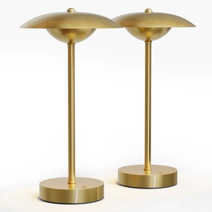 Lámpara de Mesa Minimalista de Latón con Acabado Dorado Mate, Iluminación de Mesa Contemporánea - Product Image 2