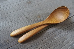 Cuillère de service à long manche en bois d'olivier naturel de qualité supérieure, accessoire de cuisine en bois artisanal, outil de cuisson durable et respectueux de l'environnement - Product Image 2