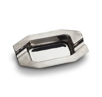 Cendrier en acier avec bords définis, base stable et surface facile à nettoyer, adapté aux comptoirs, aux tables et aux zones de bar.