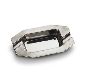 Cendrier en acier avec bords définis, base stable et surface facile à nettoyer, adapté aux comptoirs, aux tables et aux zones de bar. - Product Image 5
