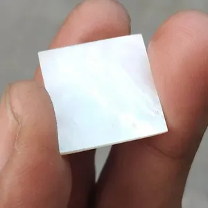 เปลือกหอยธรรมชาติทรงสี่เหลี่ยมขนาด 20 มม. แผ่นเปลือกมุกทรงสี่เหลี่ยมสำหรับงานฝีมือ ขัดเงา สไตล์โบราณ ลายเทวดา - Product Image 4