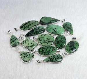 Bijoux pendentifs en pierres précieuses zoisite vert naturel Bijoux pendentifs en pierres précieuses en gros de belle qualité - Product Image 5