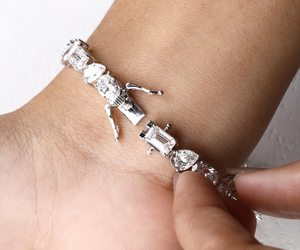 Nueva llegada: Pulsera de tenis de oro blanco de 14K con diamantes de laboratorio de formas variadas, pulsera de boda para mujer, pulsera minimalista, regalo para ella. - Product Image 2