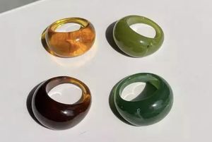 Juego de Anillos de Resina Verde, Anillos Circulares Redondos, Joyería de Moda, Diseño Artístico Hecho a Mano, Pieza Destacada - Product Image 4