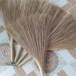 Balai en fibre de coco naturelle, taille personnalisée 110-150 cm, pour le nettoyage des jardins, prix compétitif. - Product Image 3