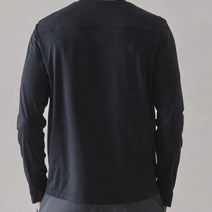 T-shirt de performance à manches longues pour homme, col rond, haut d'entraînement athlétique, tissu respirant anti-humidité, vêtements de sport pour la gym, multi-usages - Product Image 2
