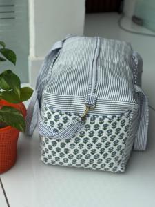 Bolsa de Viaje Tipo Duffel, Bolsa de Almacenamiento de Algodón, Bolsa de Viaje Acolchada Hecha a Mano, Bolsa de Hombro de Tamaño Estándar con Estampado de Bloques, Bolsa de Compras Estilo Boho - Product Image 3