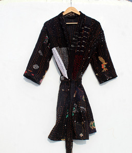 Kimono de algodón con patchwork Kantha, hecho a mano en India, ecológico, grueso, para mujer, con cierre de cinturón cosido a mano. - Product Image 1