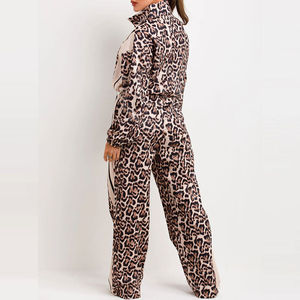 Survêtement à capuche personnalisé en tissu solide pour femme, sublimation, écologique, séchage rapide, doublure respirante, pour l'entraînement et les événements - Product Image 6