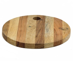 Planche à découper ronde rayée avec trou de suspension, surface épaisse et lisse, idéale pour couper, servir des collations et décorer une cuisine moderne - Product Image 4
