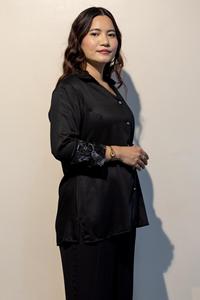 เสื้อเชิ้ตผู้หญิง ERICA Black Giza Cotton พรีเมียม ดีไซน์หรูหรา ให้ลุคทันสมัย ซื้อโดยตรงจากซัพพลายเออร์ - Product Image 2