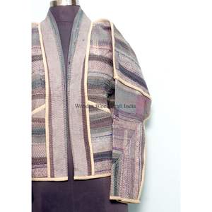 Veste multicolore faite à la main en coton 100% avec imprimé floqué, broderie Kantha, patchwork tricoté, détails boutonnés, veste vintage du Rajasthan - Product Image 6