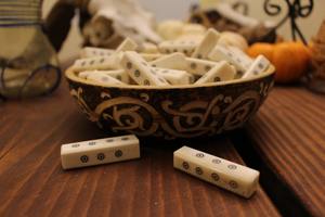 Dés à dés en os polyédriques robustes, les plus vendus sur le marché, pour les jeux de rôle de table Dungeons and Dragons, article de jeu en gros - Product Image 3