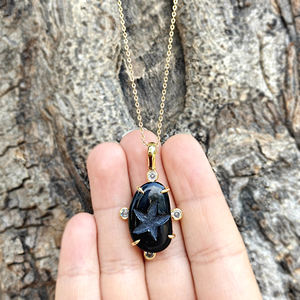 Collar con Colgante de Estrella de Ónix Negro Tallado a Mano, Moderno, con Mini Circonitas, Chapado en Oro, de Latón Sólido, con un Toque Femenino Contemporáneo - Product Image 4