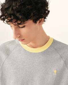 Camiseta Gris de Corte Regular para Hombre con Ribete Amarillo en Contraste, Cuello Redondo, Manga Corta, Informal, 100% Algodón, Ecológica y Transpirable - Product Image 3