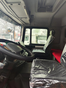 Camion tracteur HOWO MAX <span class=keywords><strong>10</strong></span> roues 6x4 d'occasion à faible kilométrage (<span class=keywords><strong>moins</strong></span> <span class=keywords><strong>de</strong></span> 30 000 km) – Approvisionnement direct usine – Camion longue portée - Product Image 4